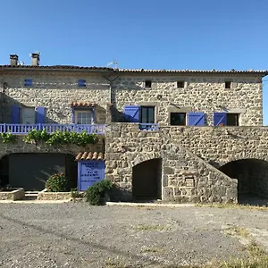 mas-de-guilhaumon-cote-hameau.hotels-rhonealpes.com/